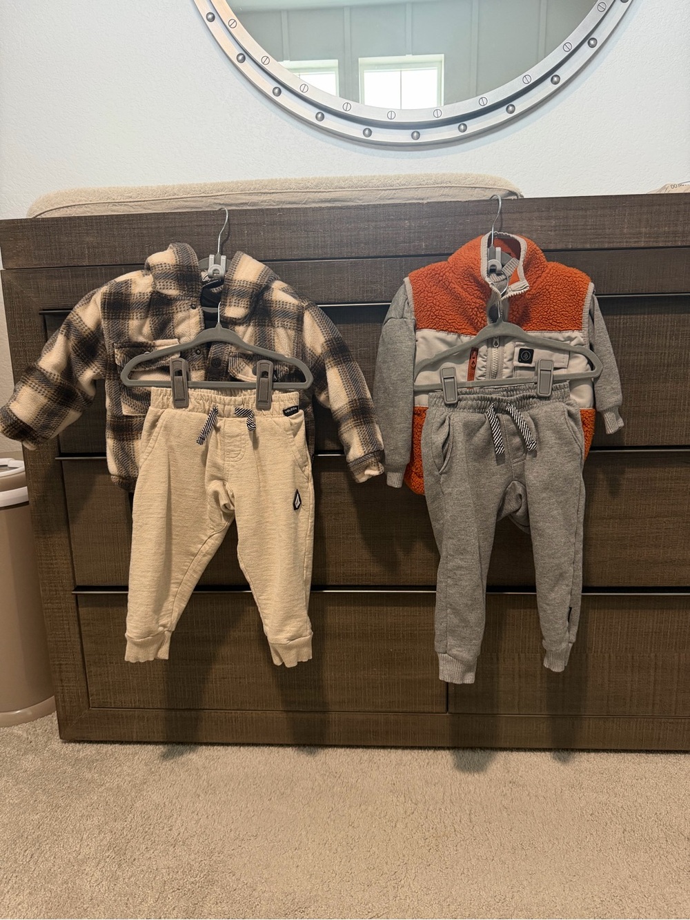 Boys 2T Volcom lot
